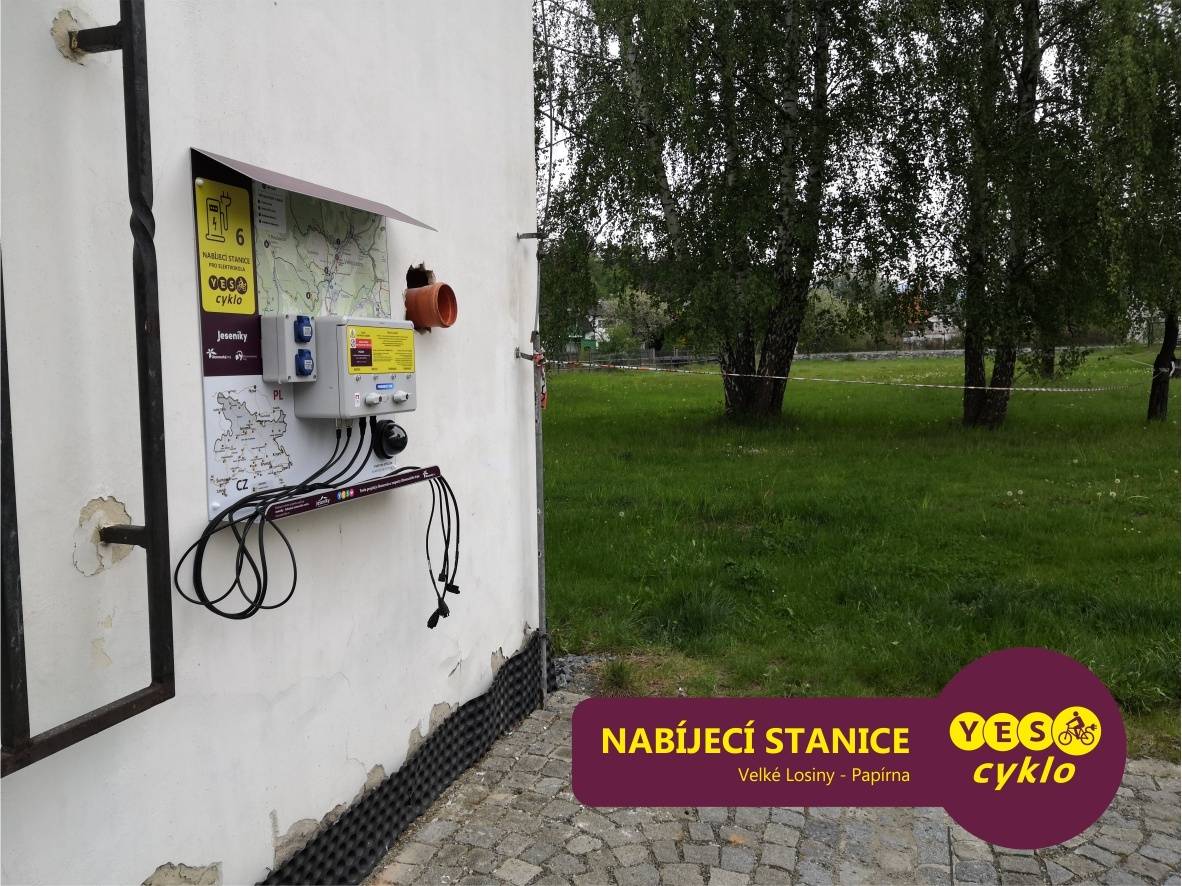 Nabíjecí stanice pro elektrokola - Papírna Velké Losiny